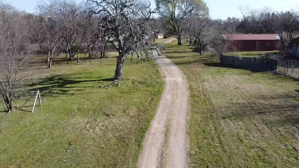 16583 Bowling Ln, Terrell, TX à vendre - Photo de l’immeuble – Image 3 sur 17