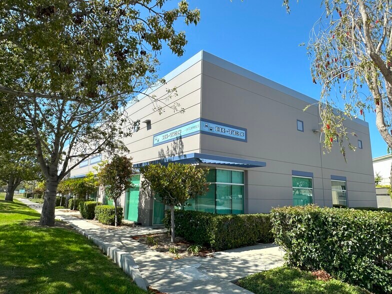1601 Ives Ave, Oxnard, CA à vendre - Photo de l’immeuble – Image 1 sur 21