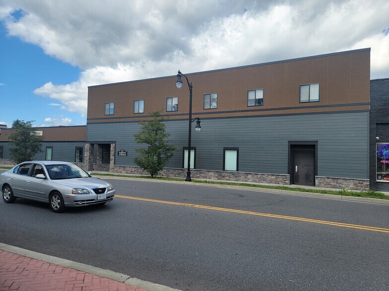51-65 Albany Ave, Kingston, NY à vendre - Photo de l’immeuble – Image 3 sur 5
