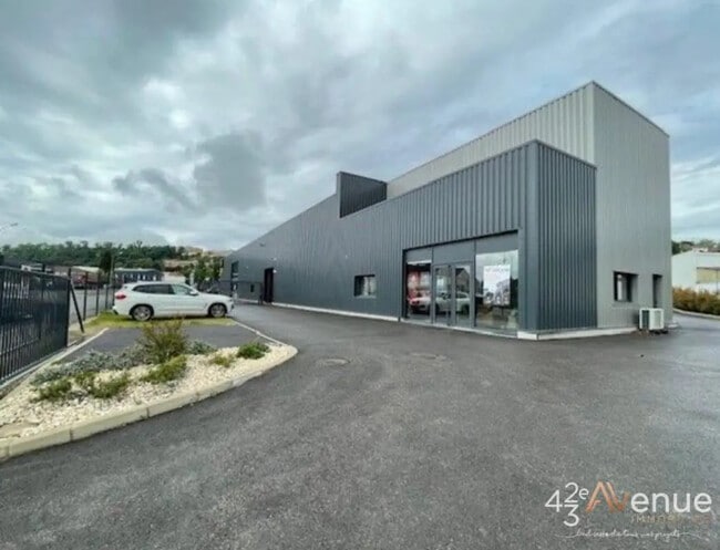 Plus de détails pour Local commercial à louer