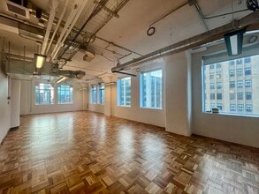119 Spadina Ave, Toronto, ON à vendre Photo intérieure– Image 1 sur 5