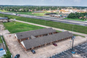 221 N Service Rd, Moore, OK - Vue aérienne vue de carte - Image1