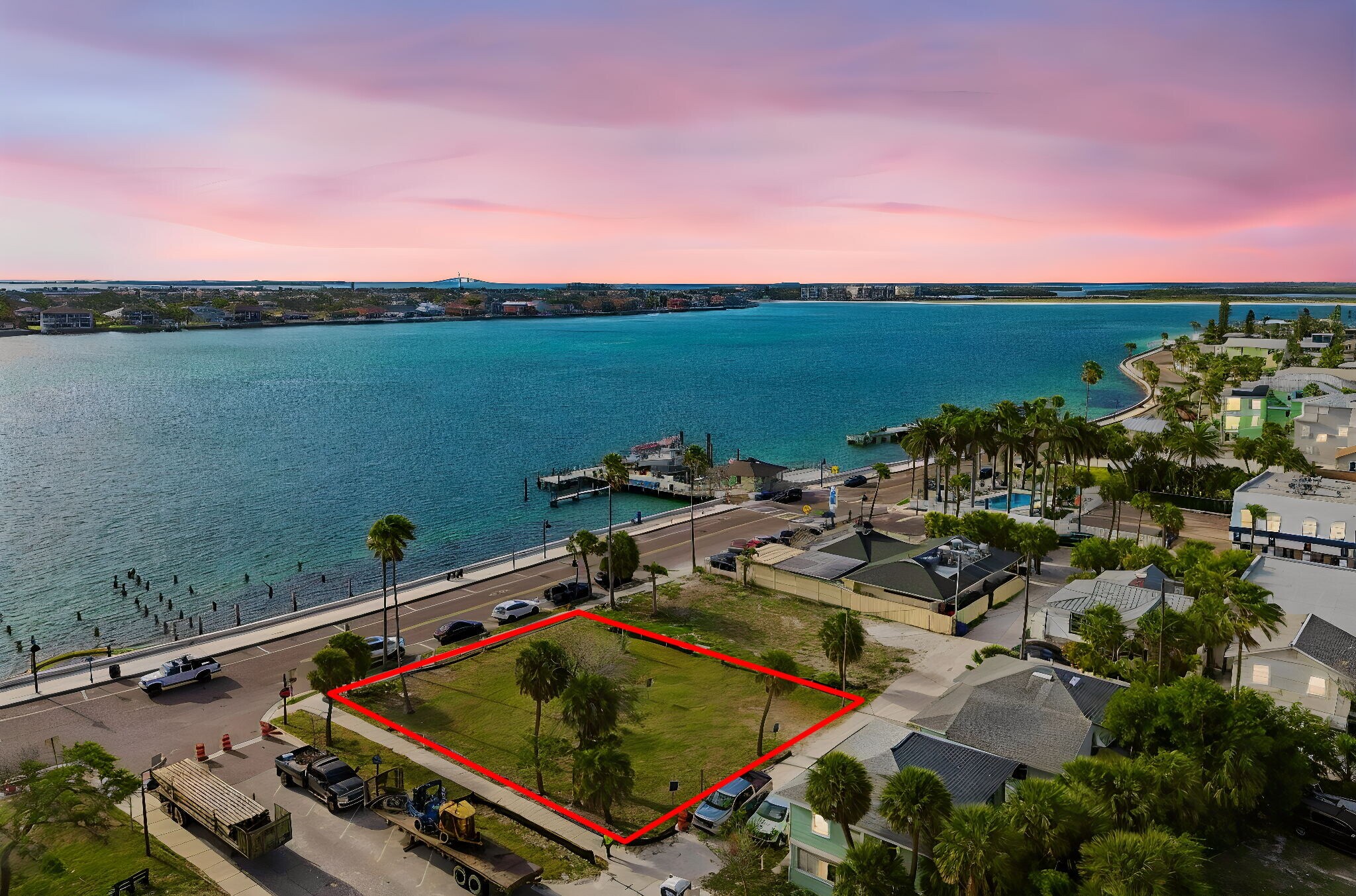808 Pass a Grille Way, St Pete Beach, FL à vendre Photo de l’immeuble– Image 1 sur 32