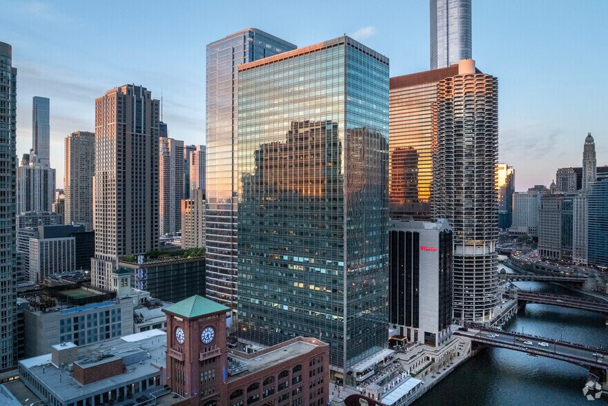 321 N Clark St, Chicago, IL à louer - Photo principale – Image 1 sur 25