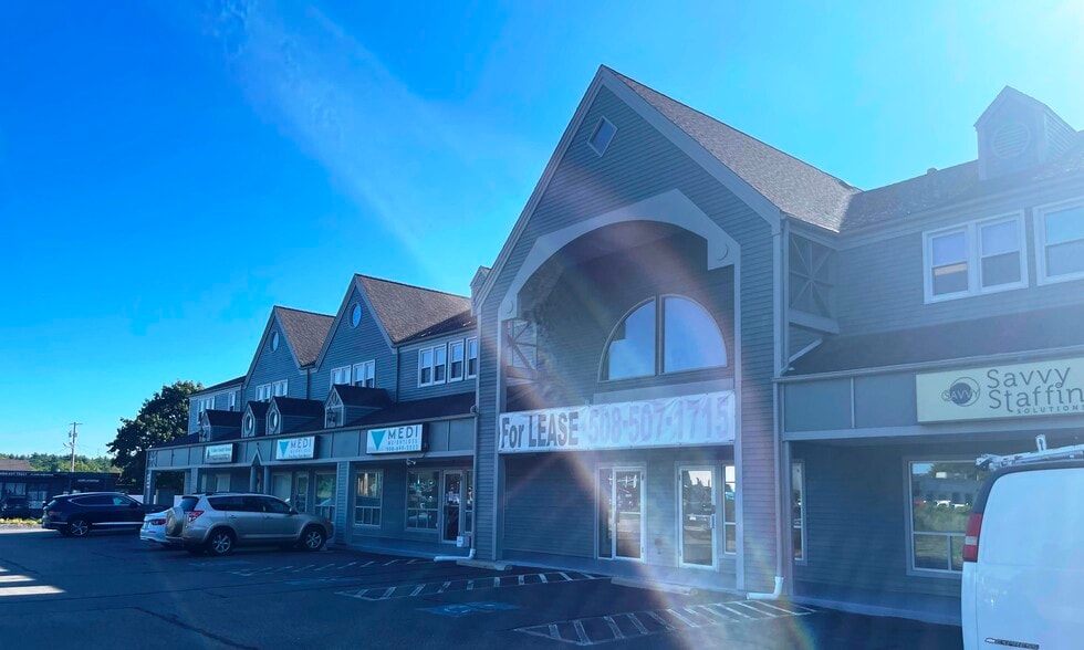 111 Washington St, Plainville, MA à louer - Photo de l’immeuble – Image 3 sur 7