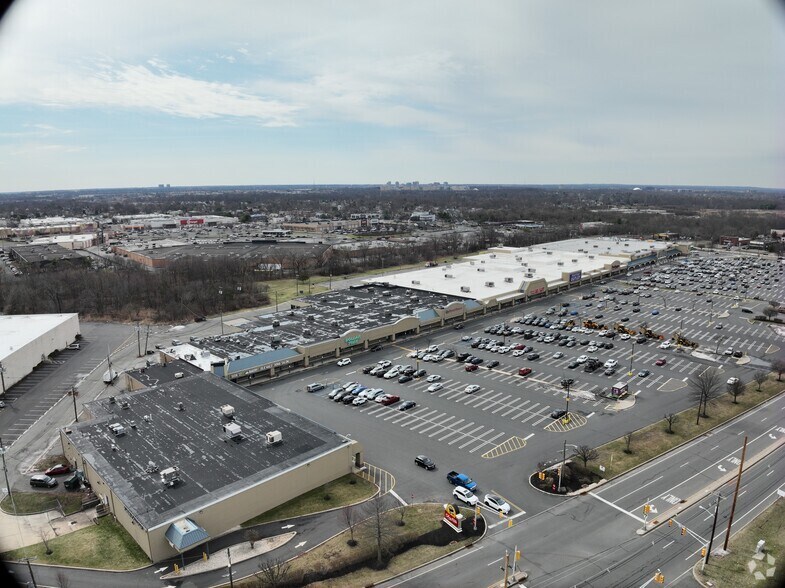 6305 Middlesex Mall, South Plainfield, NJ à louer – Image 2 sur 10