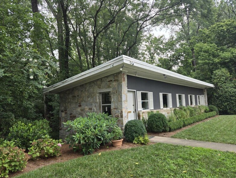 1100 Dalon NE Rd, Atlanta, GA à vendre - Photo de l’immeuble – Image 3 sur 3