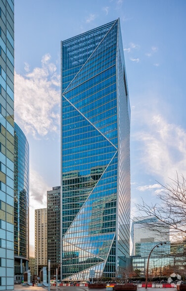 31 Place Des Corolles, Courbevoie à louer - Photo de l’immeuble – Image 3 sur 4