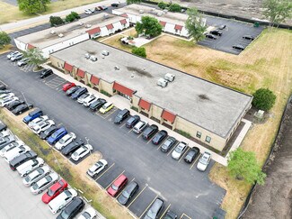 Plus de détails pour 355 Smoke Tree Plaza Dr, North Aurora, IL - Bureau à louer
