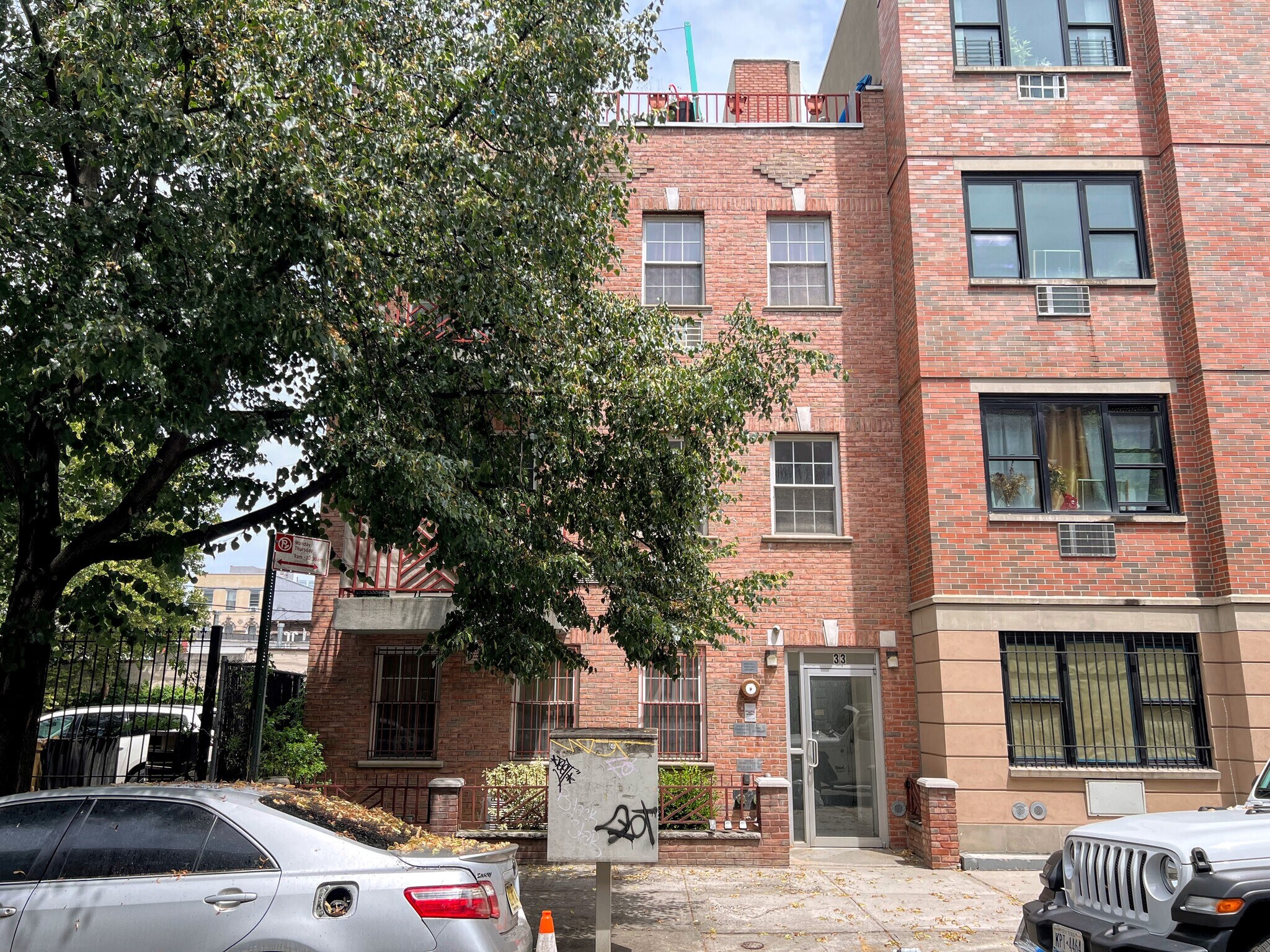 33 Maujer St, Brooklyn, NY à vendre Photo principale– Image 1 sur 10