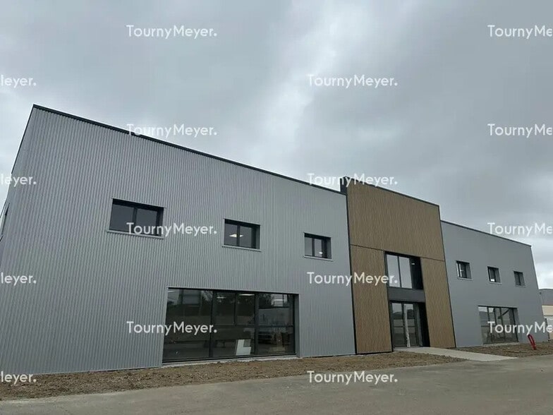 4 Route De Saint Etienne De Montluc, Couëron à vendre - Photo de l’immeuble – Image 1 sur 4