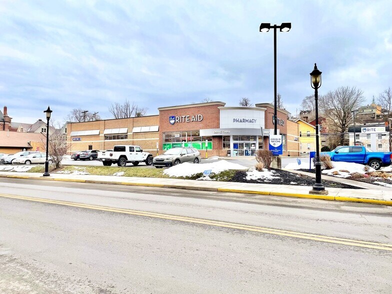 446 W Main St, Monongahela, PA à vendre - Photo principale – Image 2 sur 3