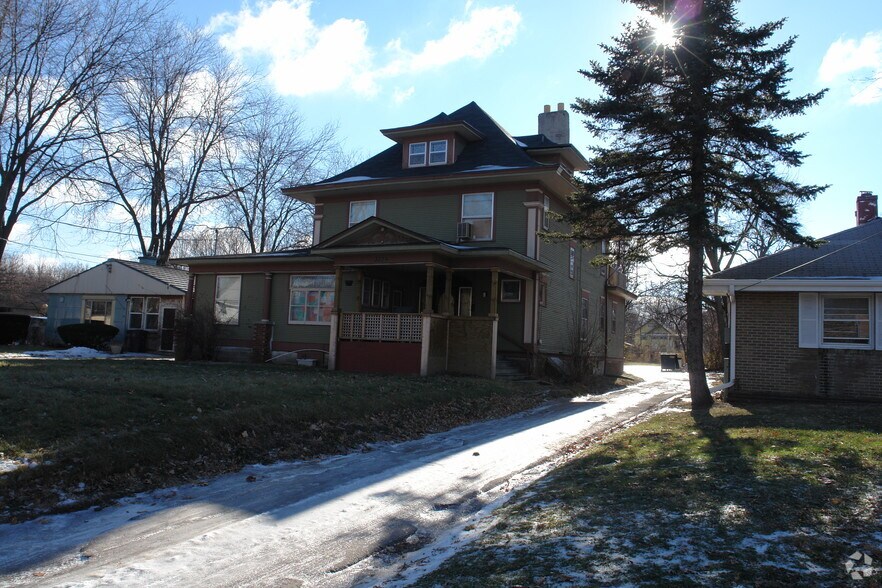 3324 University Ave, Des Moines, IA à vendre - Photo de l’immeuble – Image 3 sur 3