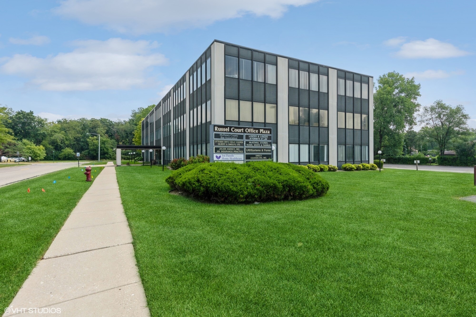 600 Russel Ct, Woodstock, IL à louer Photo principale– Image 1 sur 21