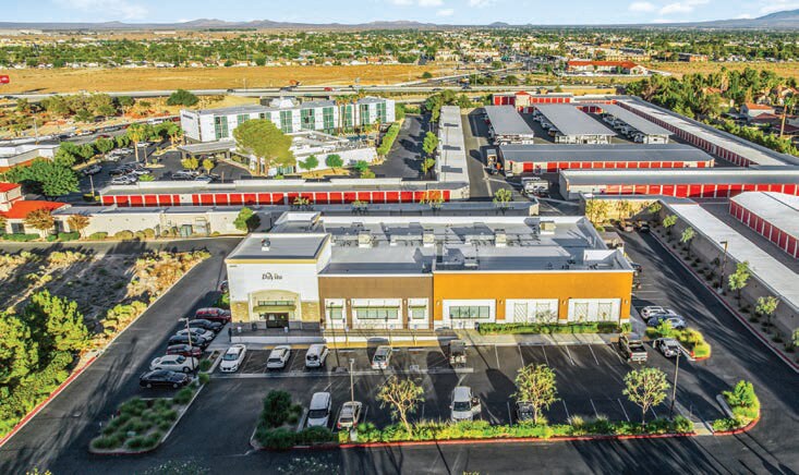 38454 5th St W, Palmdale, CA à vendre - Photo de l’immeuble – Image 2 sur 12