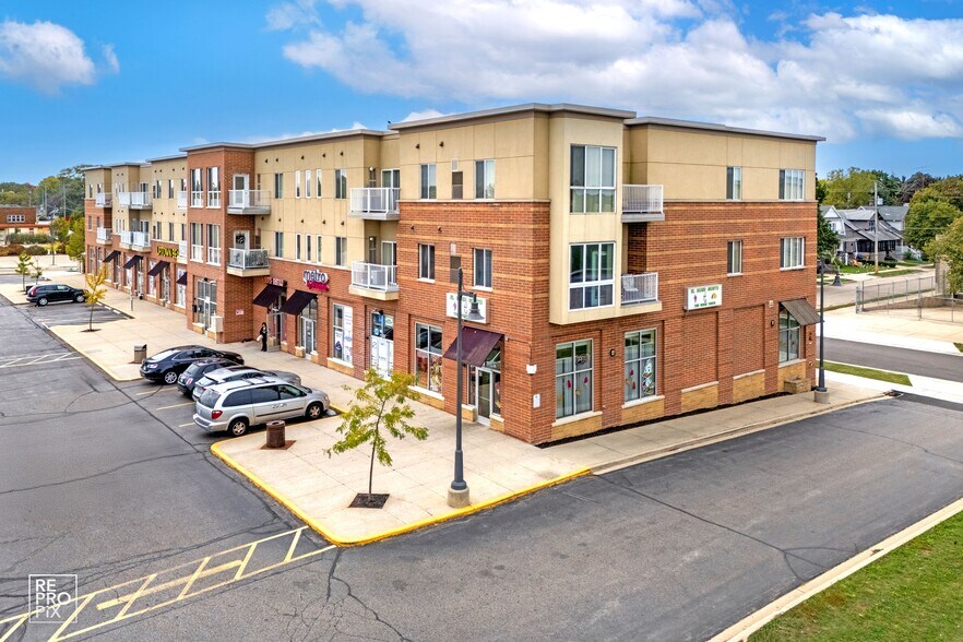 1923 63rd St, Kenosha, WI à vendre - Photo principale – Image 1 sur 10