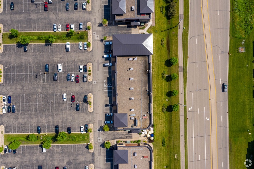 755 Bielenberg Dr, Woodbury, MN à louer - Aérien – Image 2 sur 27