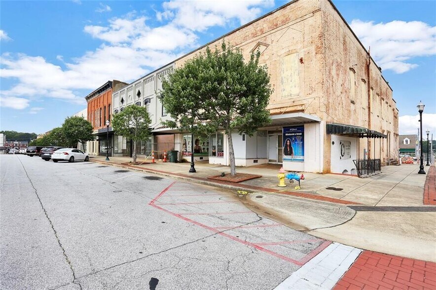 235 Main St, Seneca, SC à vendre - Photo de l’immeuble – Image 2 sur 5