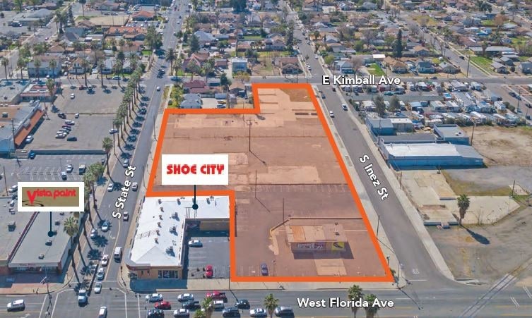 125 W Florida Ave, Hemet, CA à louer Aérien– Image 1 sur 7