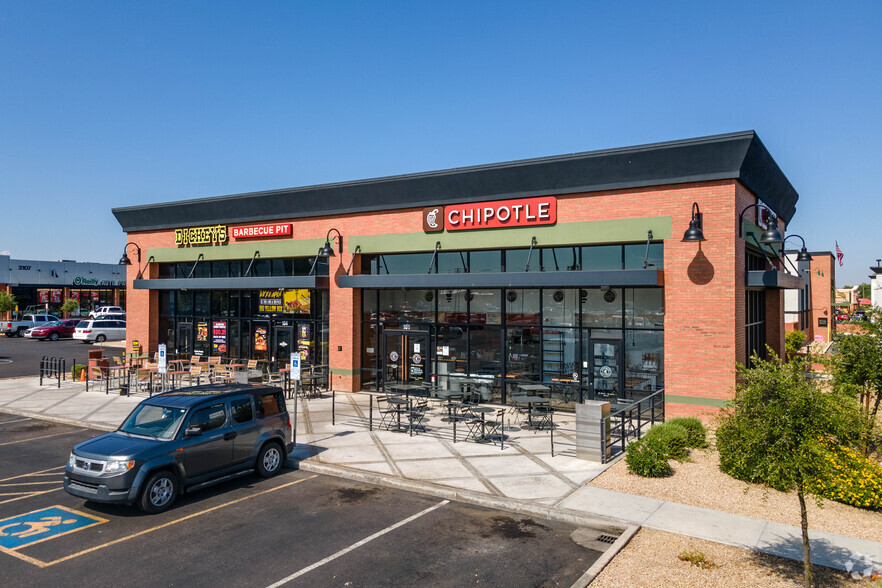 3115 E Indian School Rd, Phoenix, AZ à louer - Photo principale – Image 2 sur 3