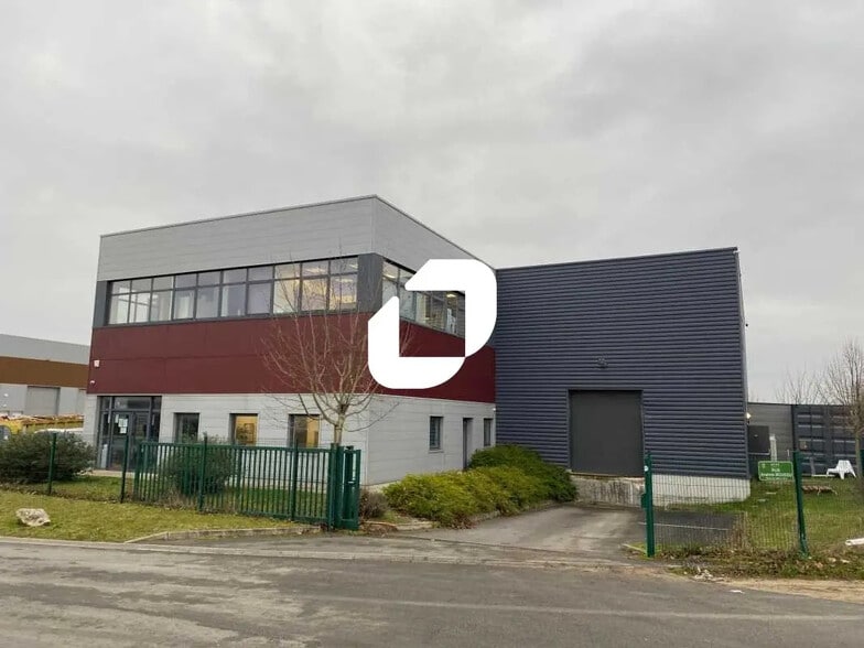 16 Rue Anatole Moussu, Méré à louer - Photo de l’immeuble – Image 1 sur 13