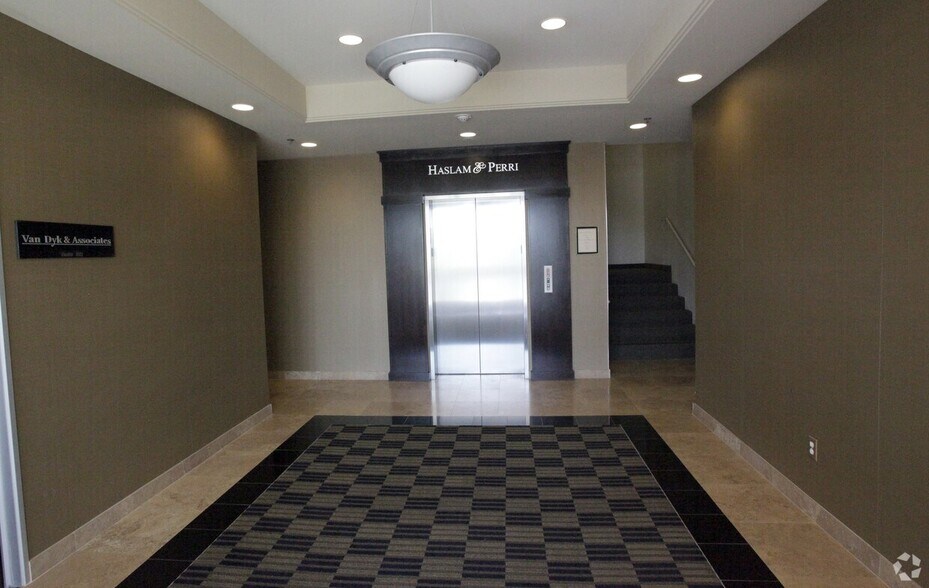 3491 Concours Dr, Ontario, CA à louer - Photo de l’immeuble – Image 3 sur 17