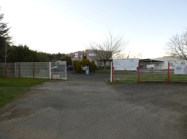 Plus de détails pour 2 Rue Augustin Fresnel, Corbreuse - Local d’activités à vendre
