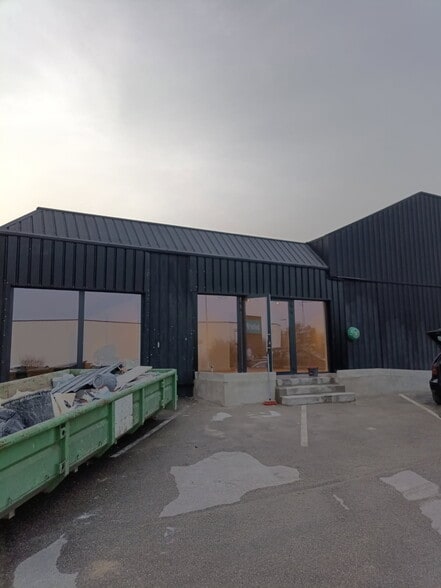 Rue Des Echoppes, Quetigny à louer - Photo de l’immeuble – Image 2 sur 6