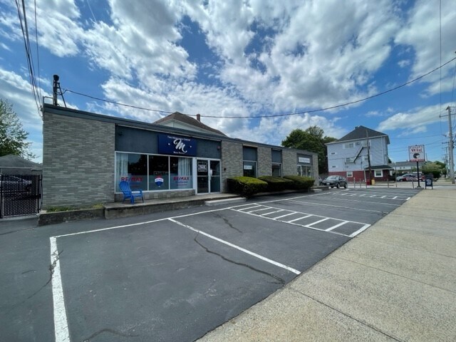 641-645 Armistice Blvd, Pawtucket, RI à louer - Photo de l’immeuble – Image 2 sur 2