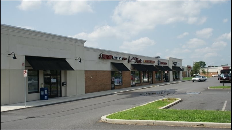 238-240 S West End Blvd, Quakertown, PA à louer Photo principale– Image 1 sur 12