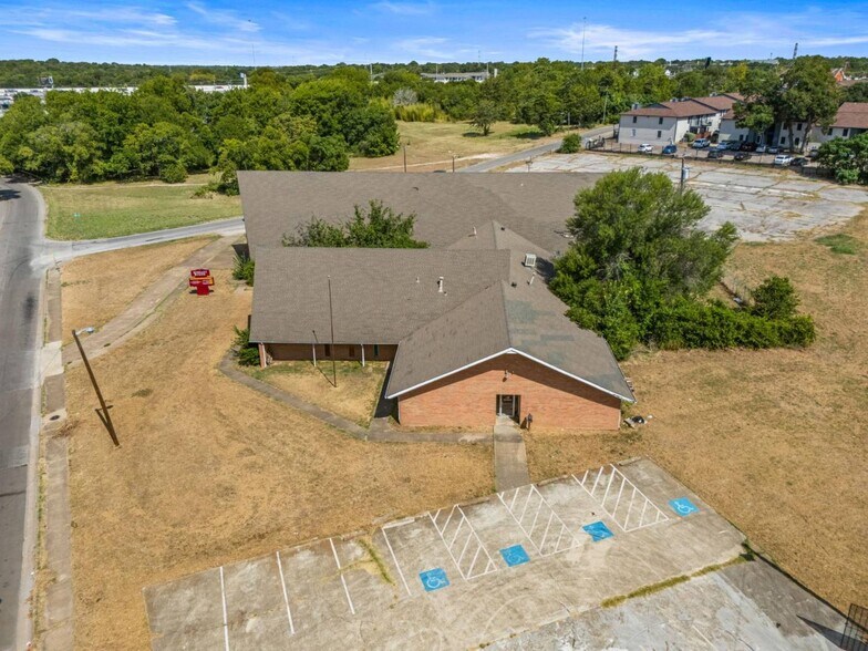 825 W Pentagon Pky, Dallas, TX à vendre - Photo de l’immeuble – Image 3 sur 6