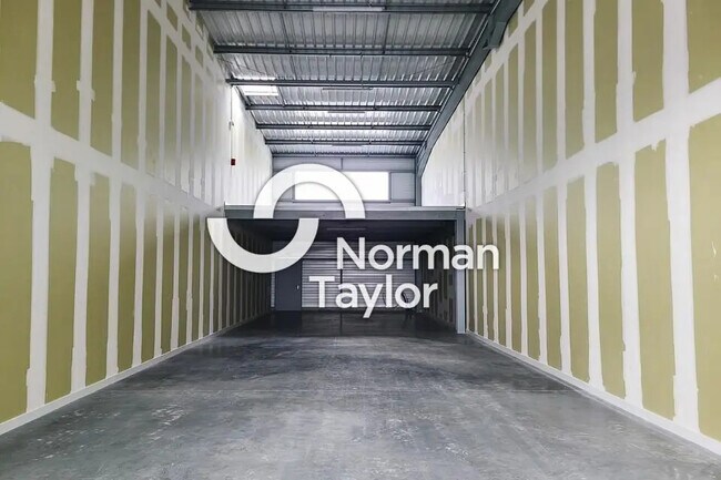 Plus de détails pour Local d'activités à louer