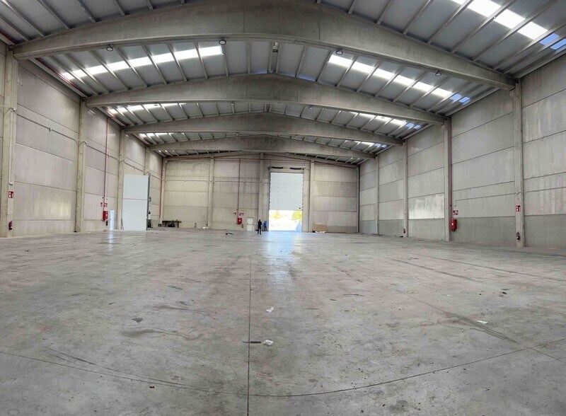 Industriel/Logistique dans Chiloeches, Guadalajara à vendre - Photo de l’immeuble – Image 1 sur 7