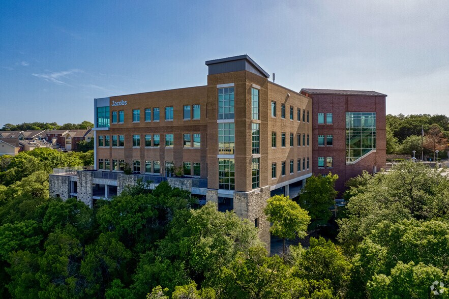2705 Bee Caves Rd, Austin, TX à louer - Photo de l’immeuble – Image 3 sur 5