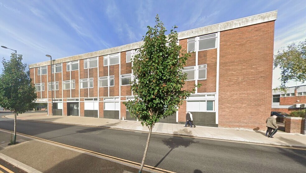 4 High St N, Dunstable à louer - Photo de l’immeuble – Image 2 sur 4