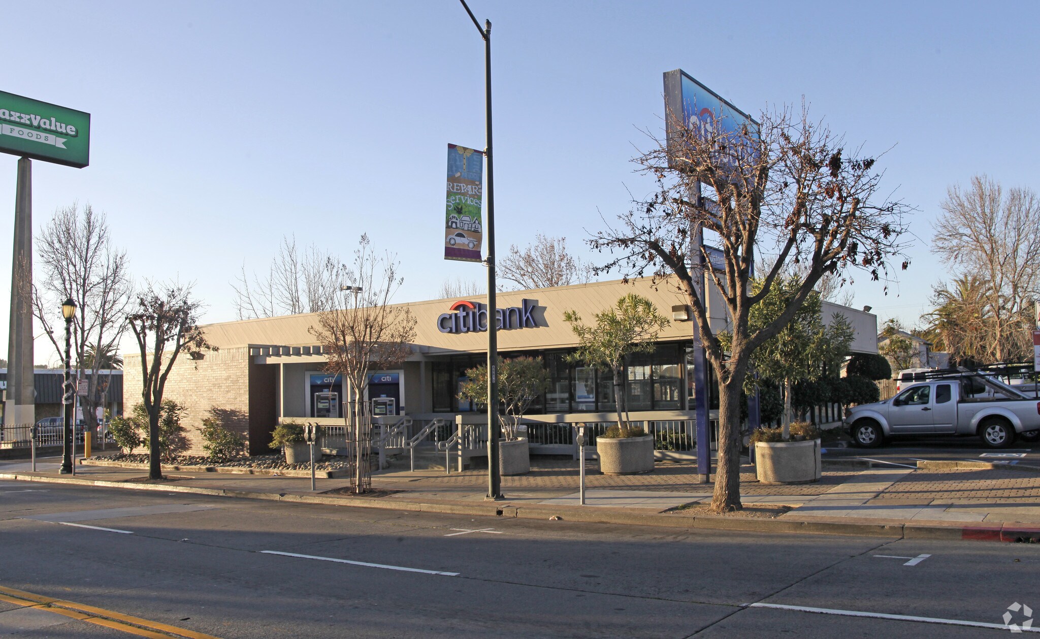 4017 Macarthur Blvd, Oakland, CA à vendre Photo principale– Image 1 sur 8