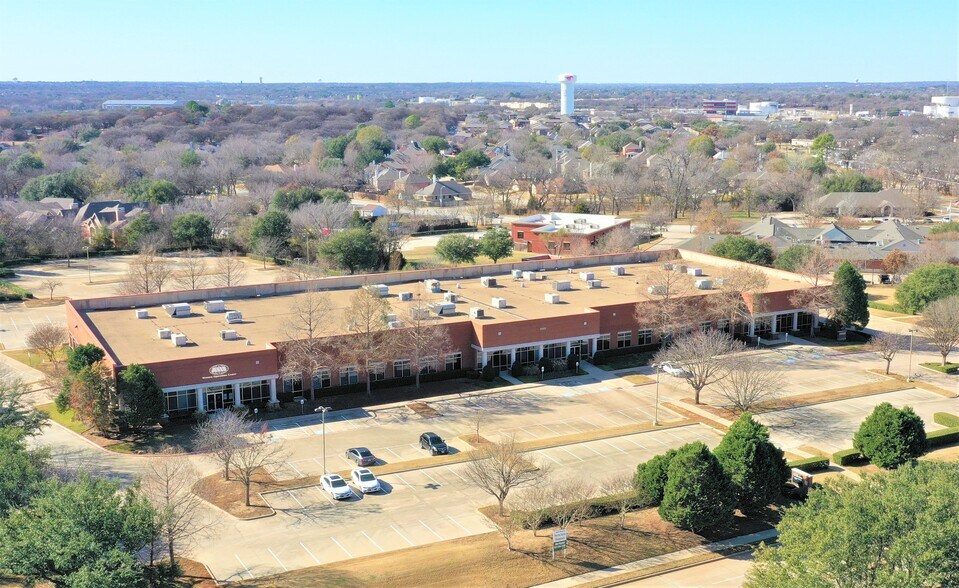 2550 SW Grapevine Pky, Grapevine, TX à louer - Photo de l’immeuble – Image 3 sur 14