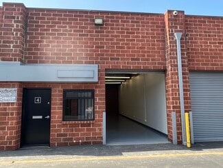 Plus de détails pour 7411 Laurel Canyon Blvd, North Hollywood, CA - Industriel/Logistique à louer
