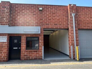 Plus de détails pour 7411 Laurel Canyon Blvd, North Hollywood, CA - Industriel/Logistique à louer
