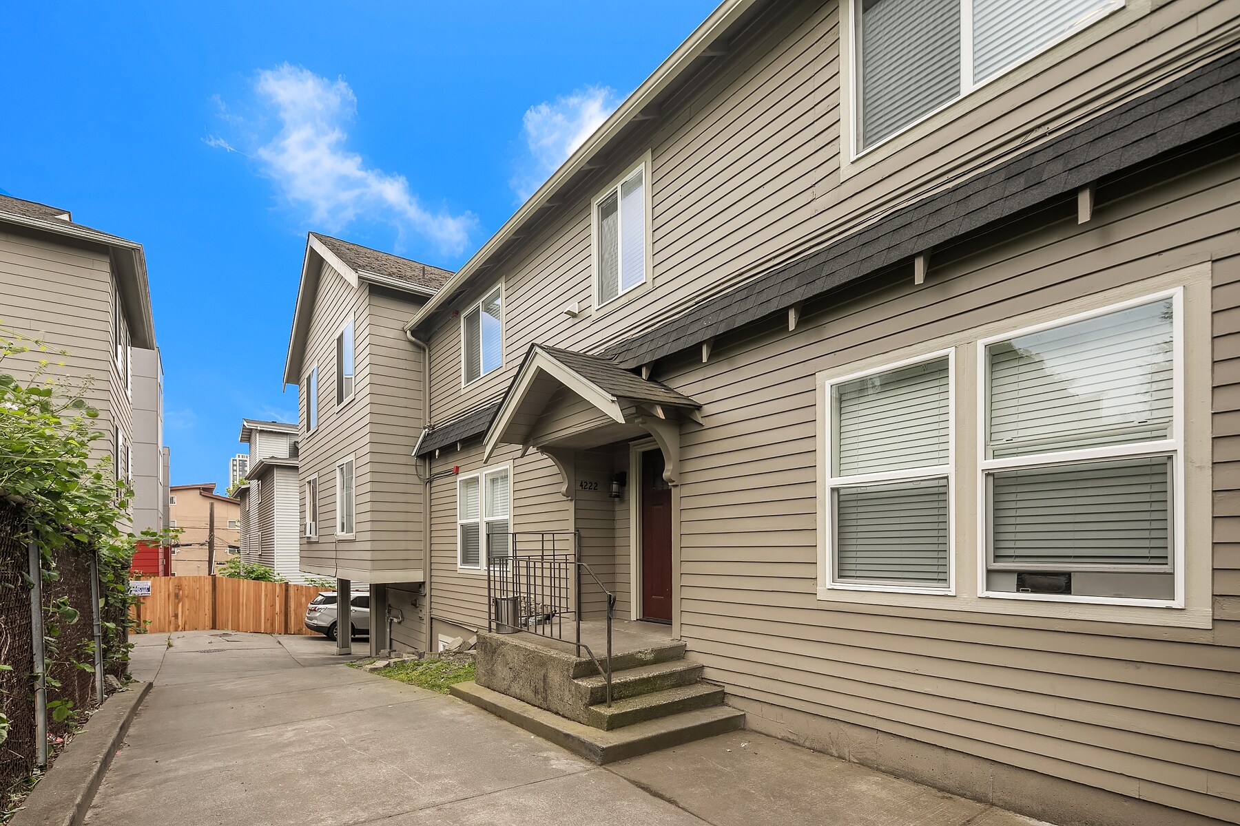 4218 Pasadena Pl NE, Seattle, WA à vendre Photo principale– Image 1 sur 19