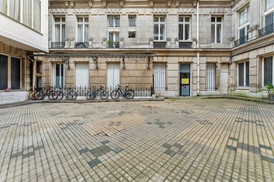 71 Avenue Victor Hugo, Paris à louer - Photo de l’immeuble – Image 3 sur 11