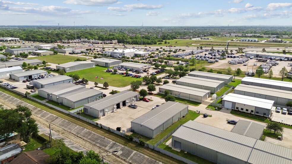 1251 Butler Rd, League City, TX à vendre - Photo de l’immeuble – Image 2 sur 6