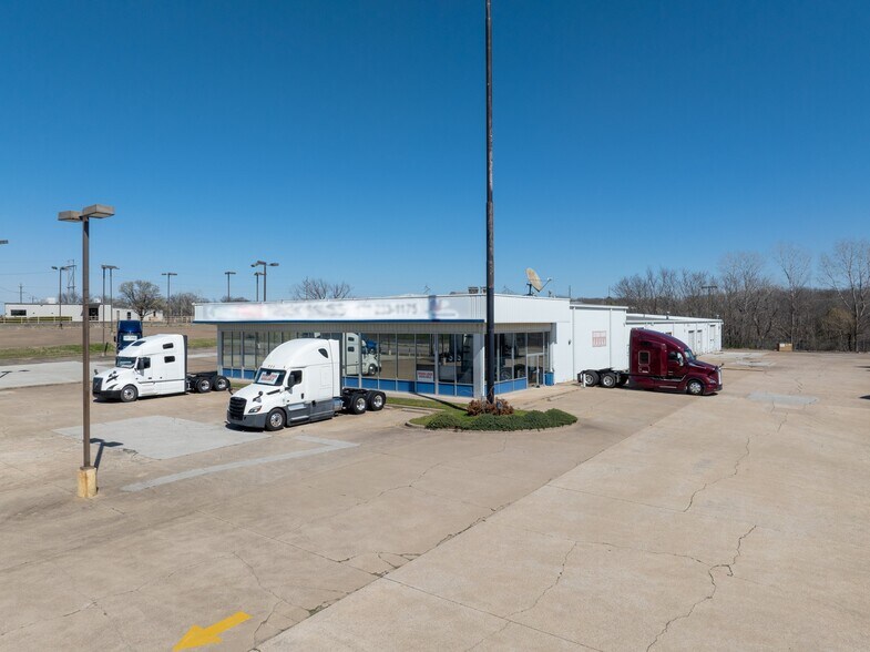 8300 New Sapulpa Rd, Tulsa, OK à louer - Photo de l’immeuble – Image 1 sur 12