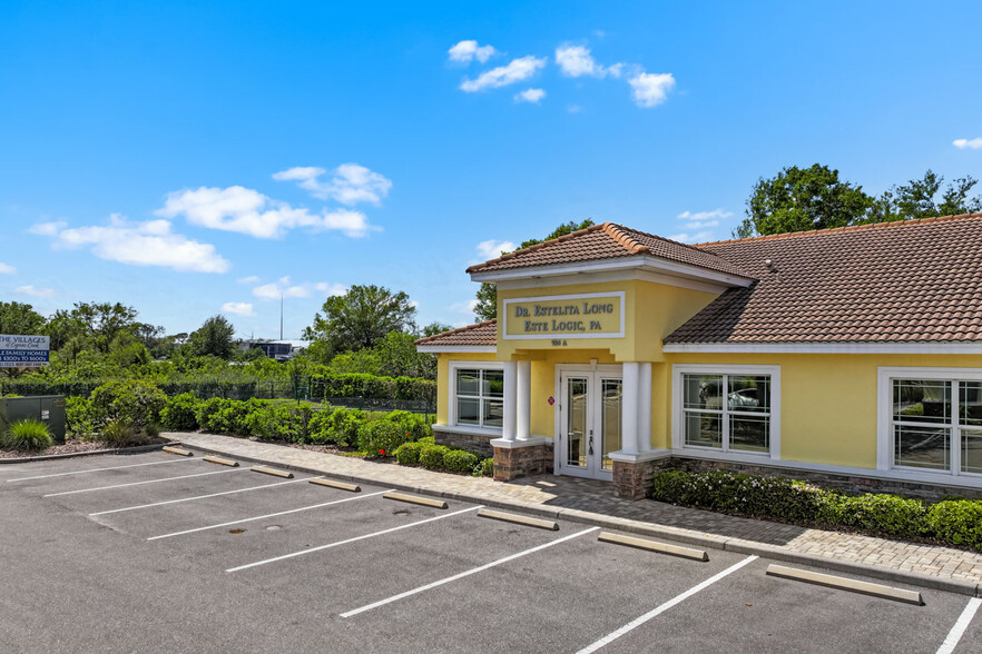 934 Cypress Village Blvd, Sun City Center, FL à vendre - Photo de l’immeuble – Image 2 sur 44