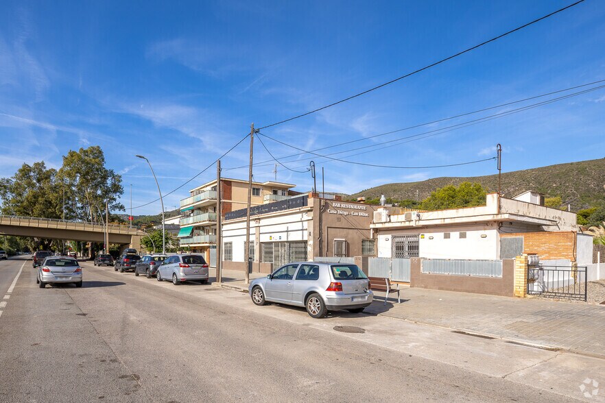 Local commercial dans Castelldefels, Barcelona à vendre - Photo de l’immeuble – Image 1 sur 5