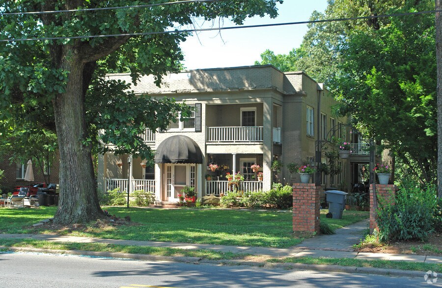 2100 E 7th St, Charlotte, NC à vendre - Photo principale – Image 1 sur 4