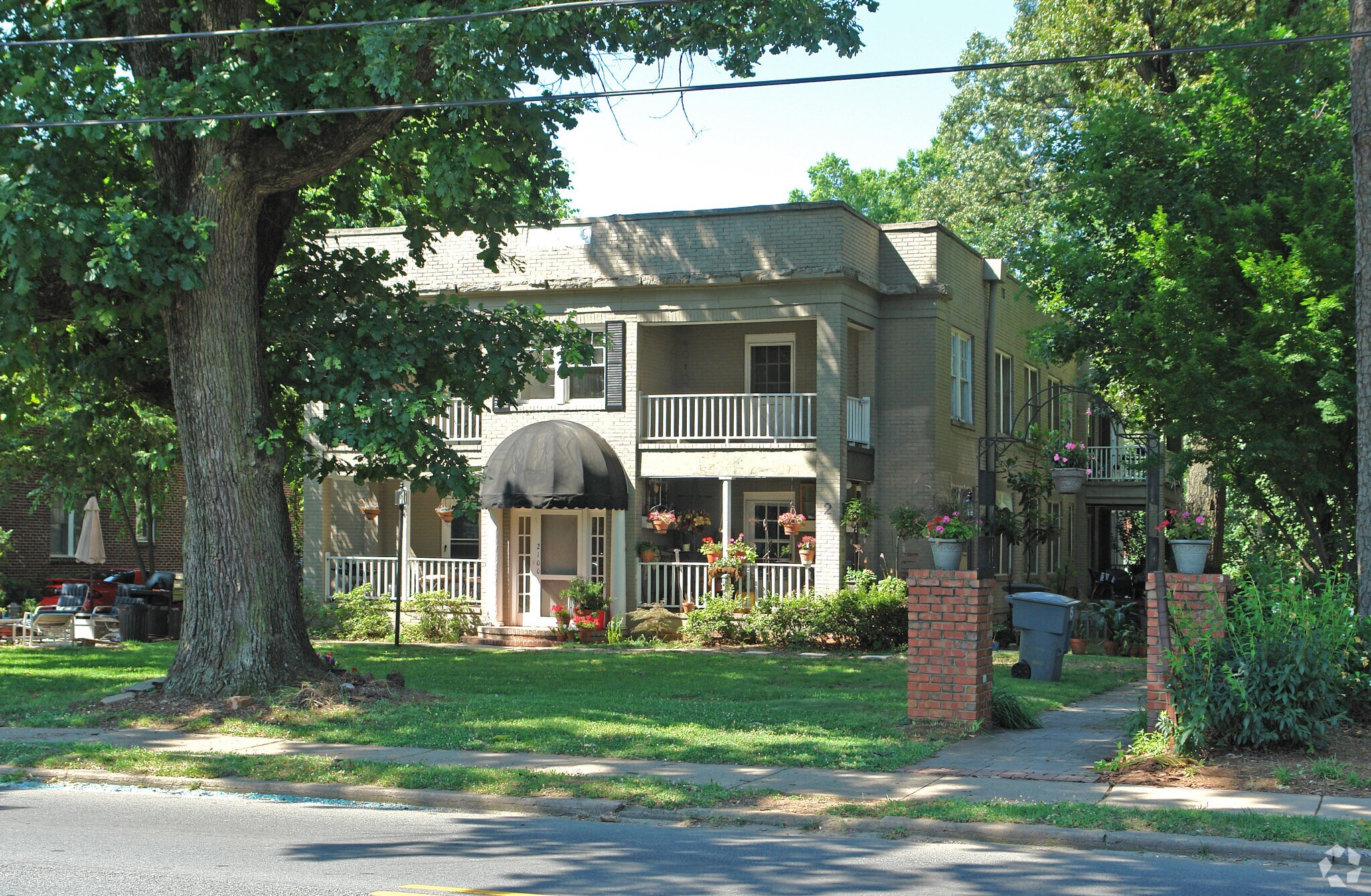 2100 E 7th St, Charlotte, NC à vendre Photo principale– Image 1 sur 5