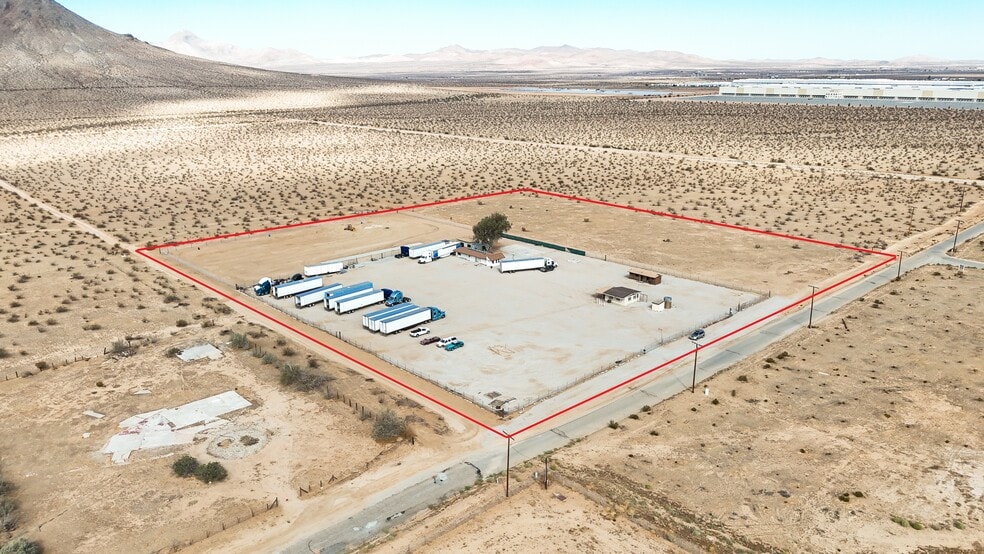 18142 Navajo Rd, Apple Valley, CA à louer - Aérien – Image 3 sur 28