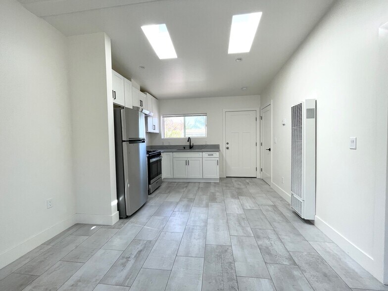 921-937 Regal Rd, Encinitas, CA à vendre - Photo de l’immeuble – Image 3 sur 21