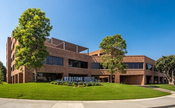 4041 MacArthur Blvd, Newport Beach, CA à louer Photo de l’immeuble– Image 2 sur 3